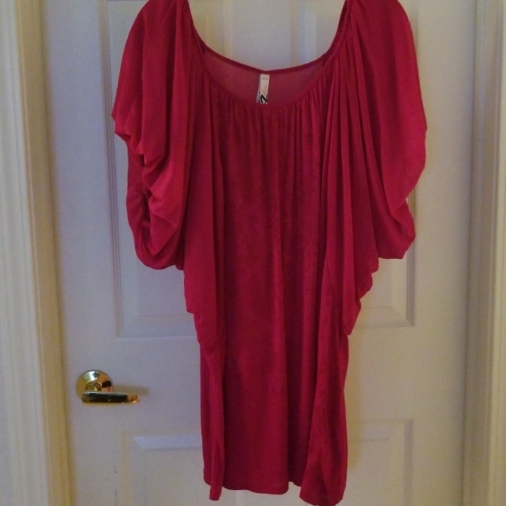 SEVEN7 NWOT MAGENTA PUFFED SLEEVE BLOUS SIZE 22/24